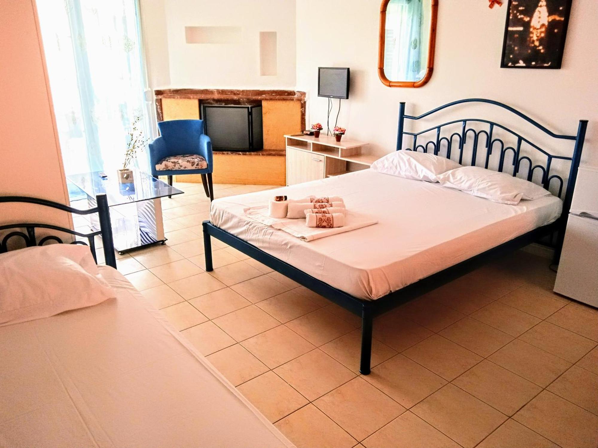 Blue Moon Apartments Nea Michaniona Chambre photo